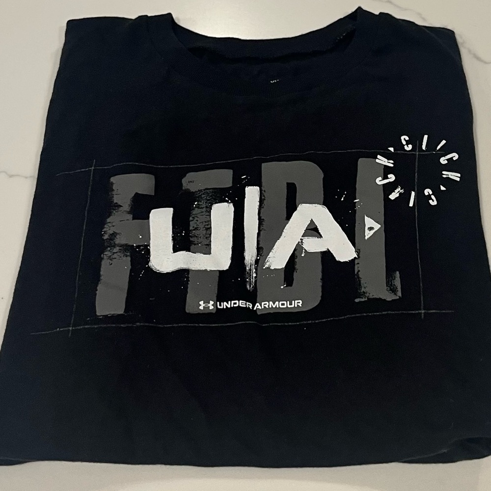 Under Armour- Boys (M) like new t-shirt